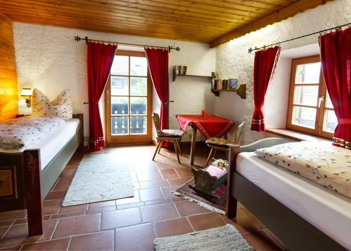 Hoelzlhaus -563- بيت للعطل ميتنوالد